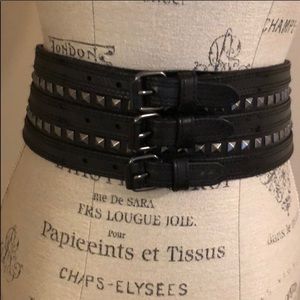 $88 BCBG MAXAZRIA Leather Studded Waist belt